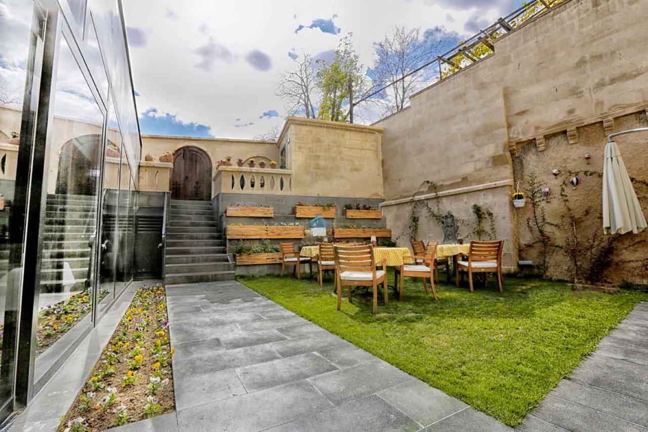 Sunak Cave Hotel Юргюп Екстериор снимка