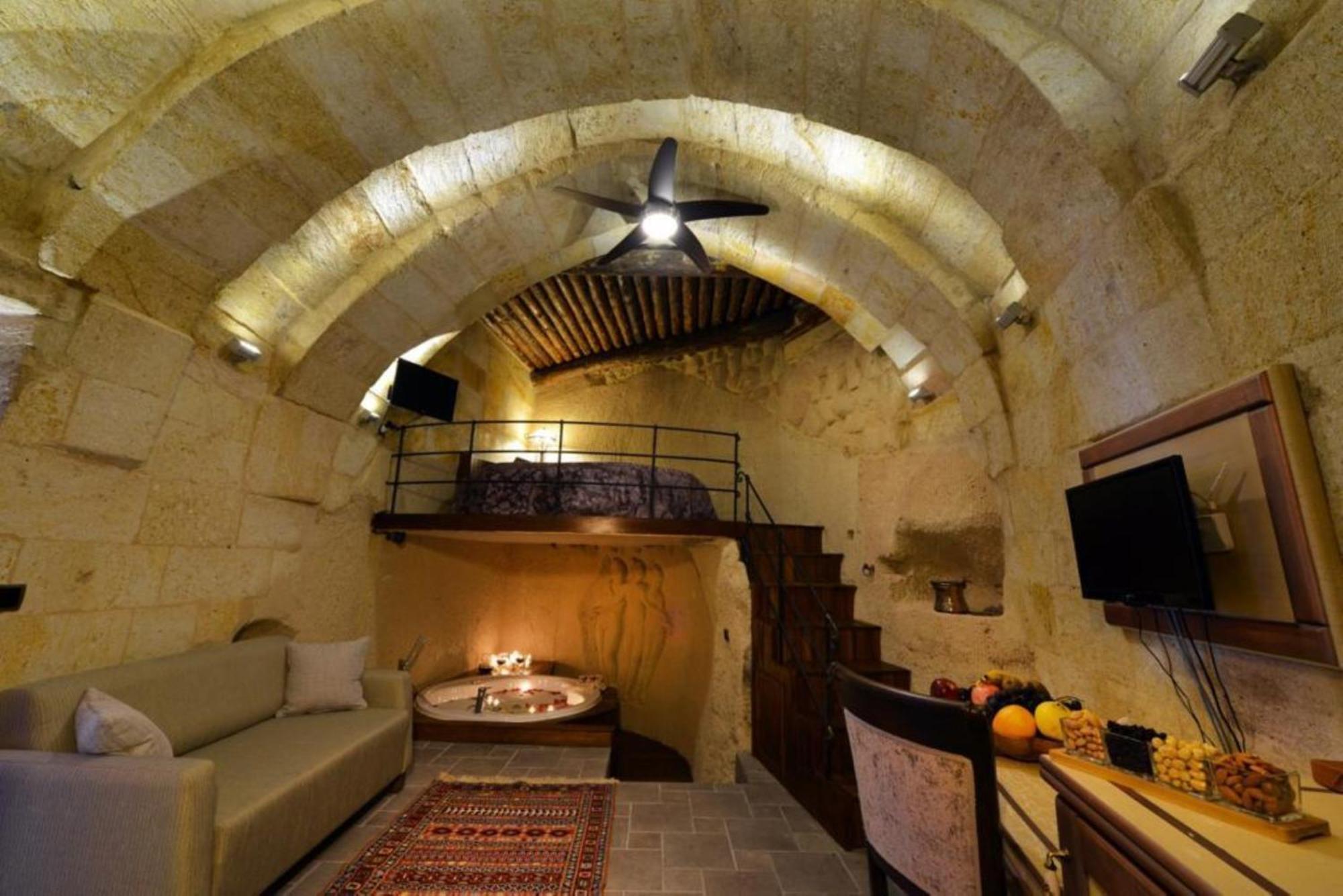 Sunak Cave Hotel Юргюп Екстериор снимка