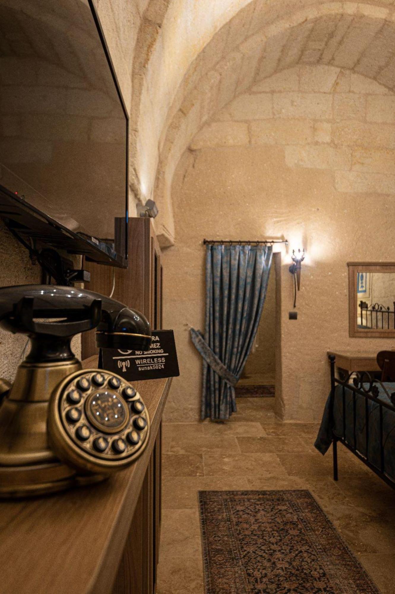 Sunak Cave Hotel Юргюп Екстериор снимка