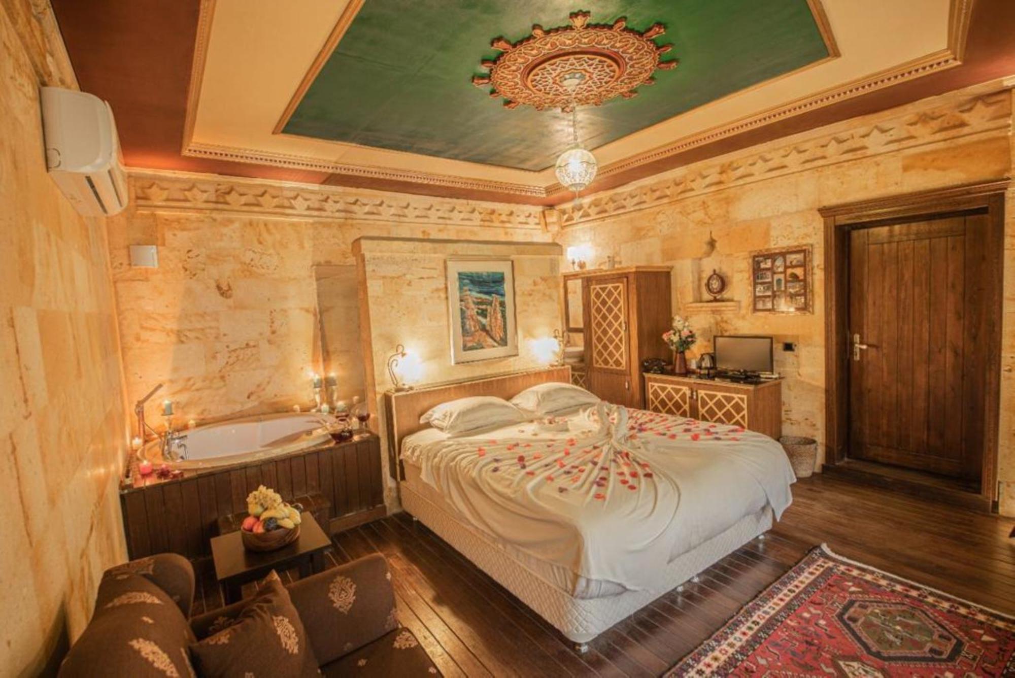 Sunak Cave Hotel Юргюп Екстериор снимка