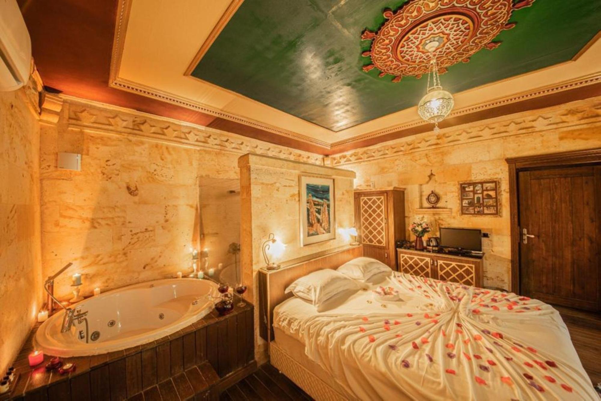 Sunak Cave Hotel Юргюп Екстериор снимка